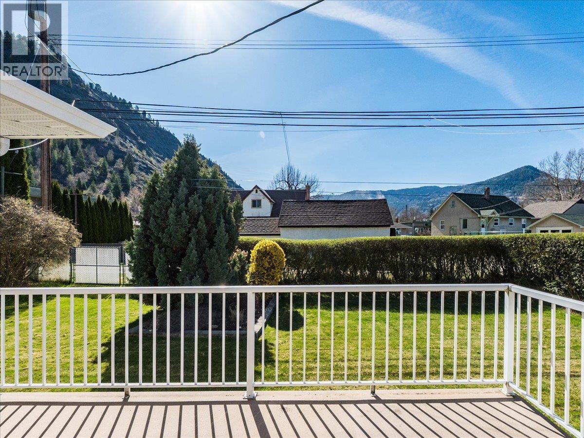 526 Portia Crescent, Trail, British Columbia  V1R 1A9 - Photo 53 - 10383042