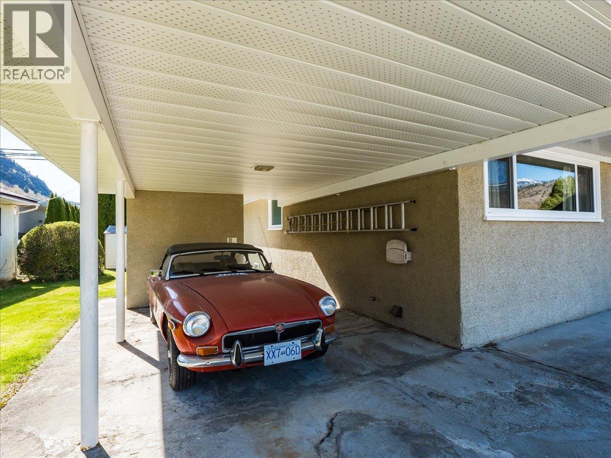 526 Portia Crescent, Trail, British Columbia  V1R 1A9 - Photo 55 - 10383042