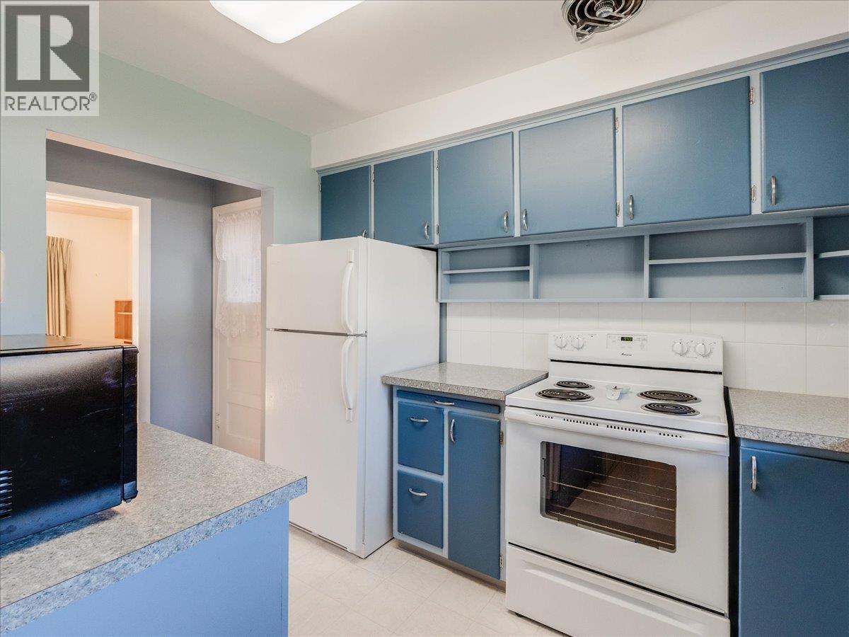 526 Portia Crescent, Trail, British Columbia  V1R 1A9 - Photo 6 - 10383042