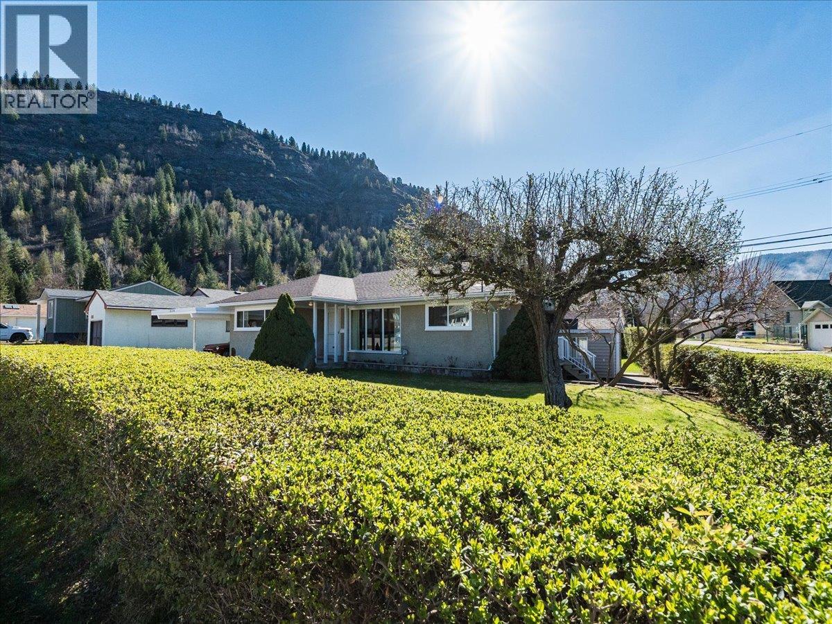 526 Portia Crescent, Trail, British Columbia  V1R 1A9 - Photo 62 - 10383042