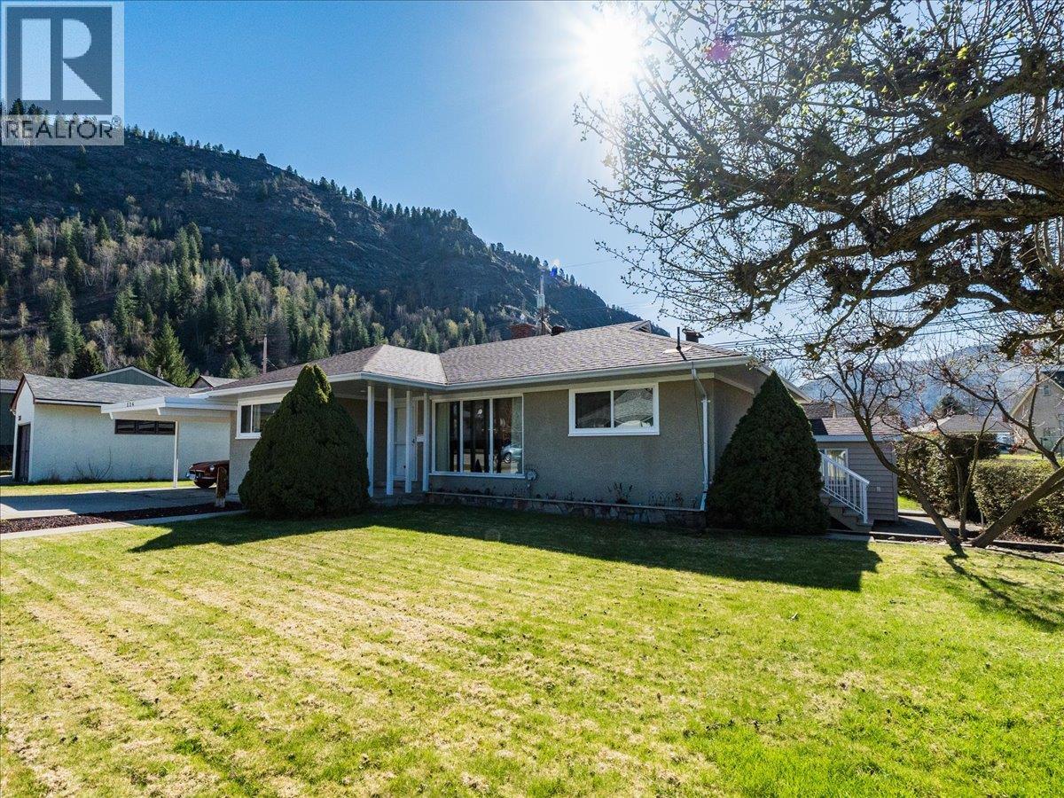 526 Portia Crescent, Trail, British Columbia  V1R 1A9 - Photo 63 - 10383042