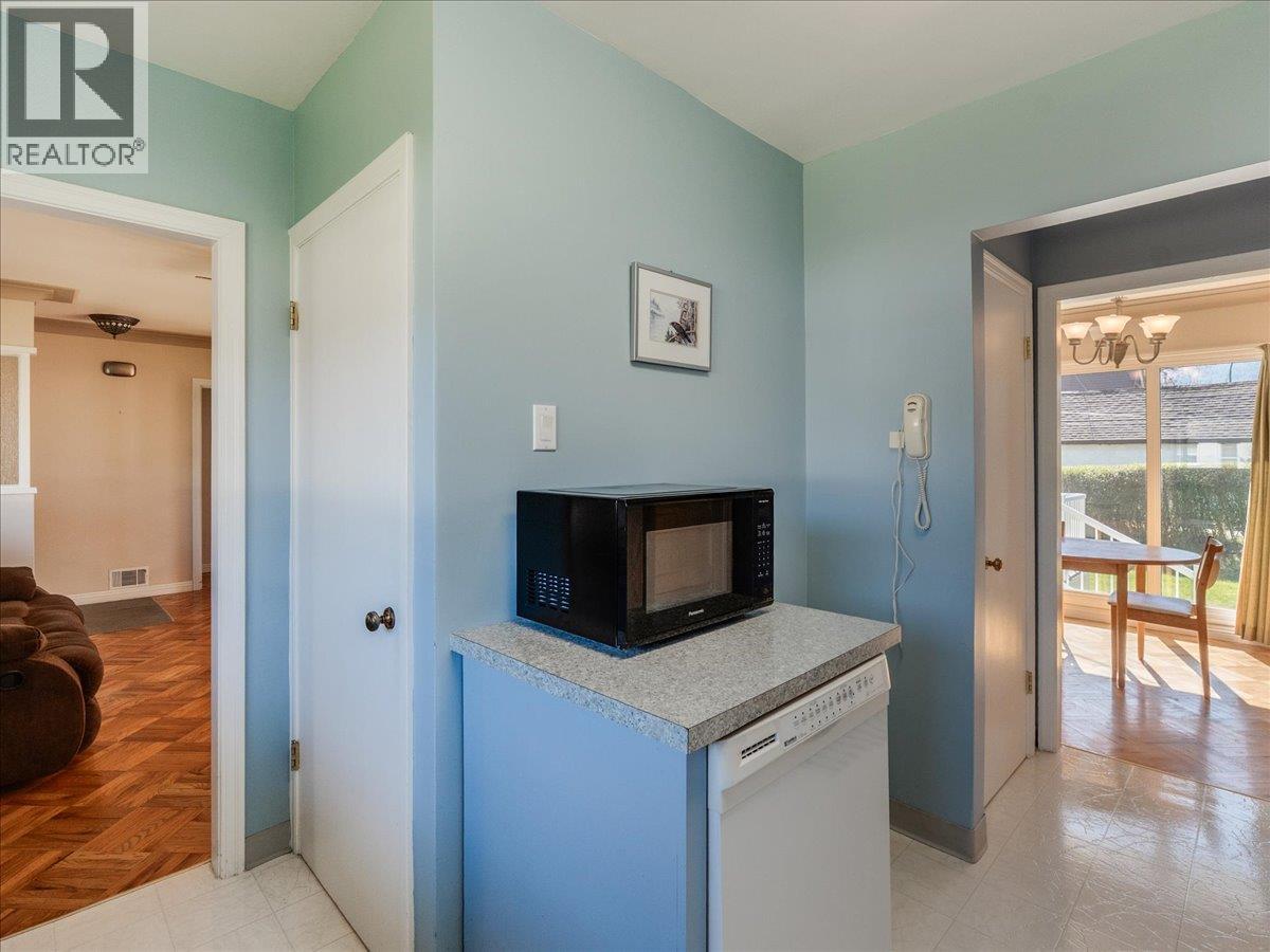 526 Portia Crescent, Trail, British Columbia  V1R 1A9 - Photo 8 - 10383042