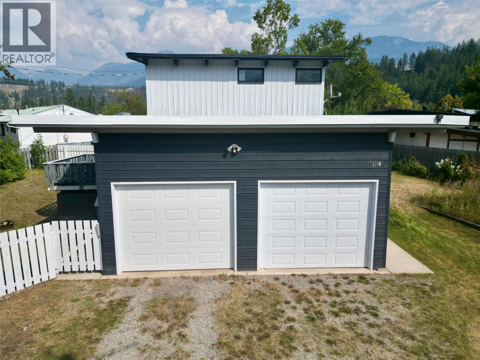 1229 Alexander Drive, Golden, British Columbia  V0A 1H0 - Photo 1 - 10381956
