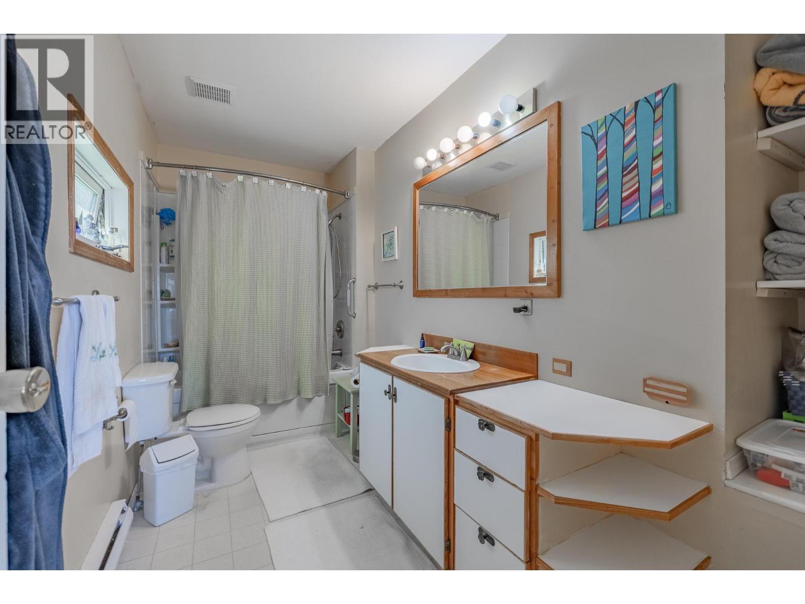 1012 11 Avenue, Invermere, British Columbia  V0A 1K4 - Photo 29 - 10383077