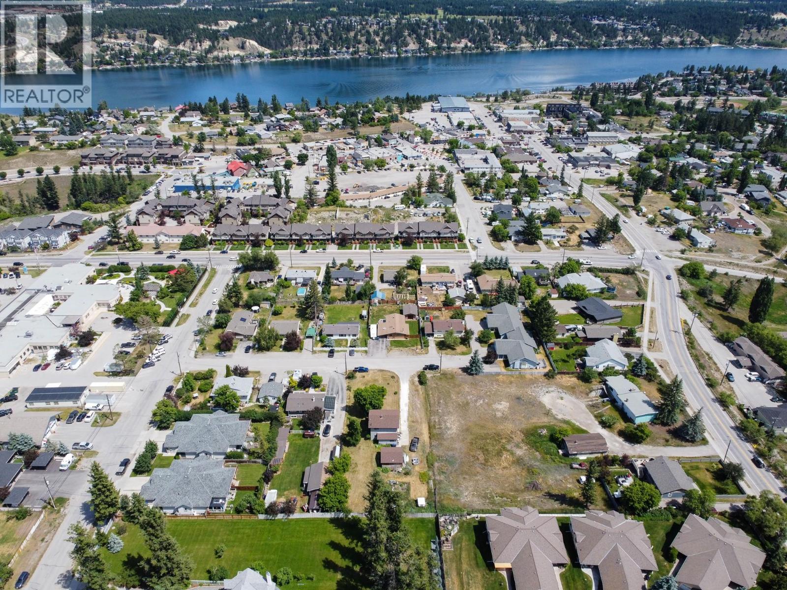 1012 11 Avenue, Invermere, British Columbia  V0A 1K4 - Photo 38 - 10383077