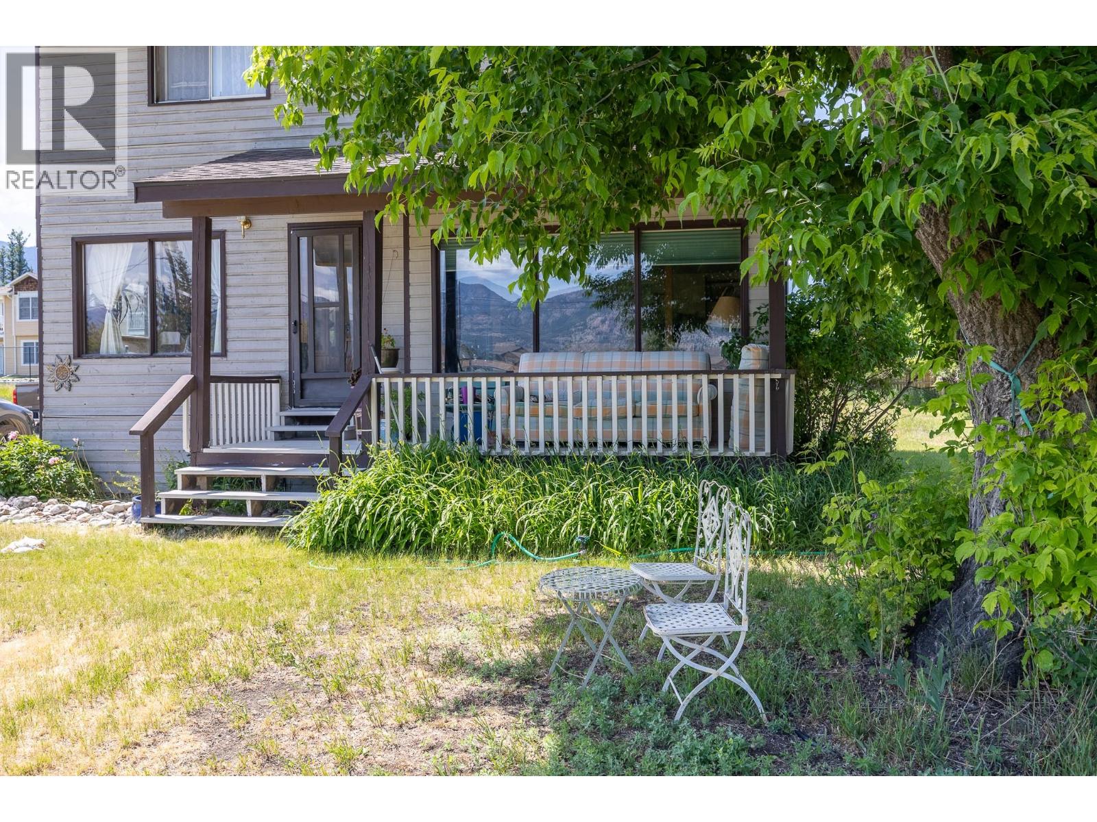 1012 11 Avenue, Invermere, British Columbia  V0A 1K4 - Photo 6 - 10383077