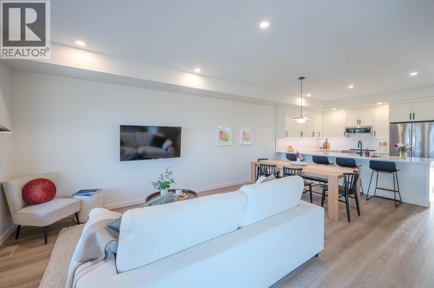 158 Deer Place Unit# 109, Penticton, British Columbia  V2A 0J7 - Photo 6 - 10382961