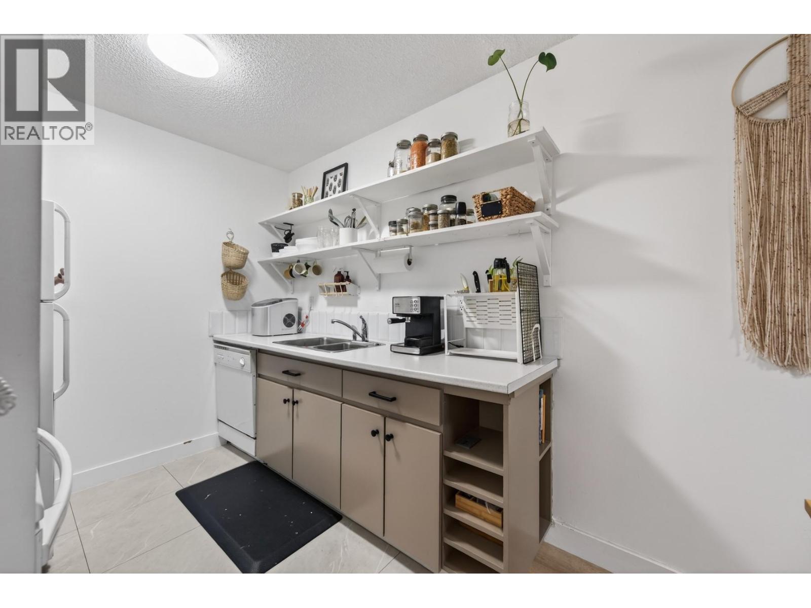 751 Grandview Terrace Unit# 107, Kamloops, British Columbia  V2C 6C9 - Photo 5 - 10382839