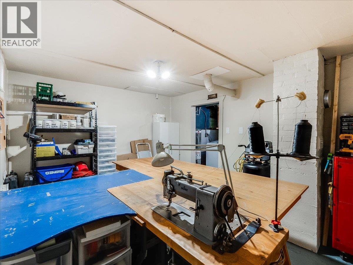 1911 Second Avenue, Trail, British Columbia  V1R 1N1 - Photo 22 - 10383096