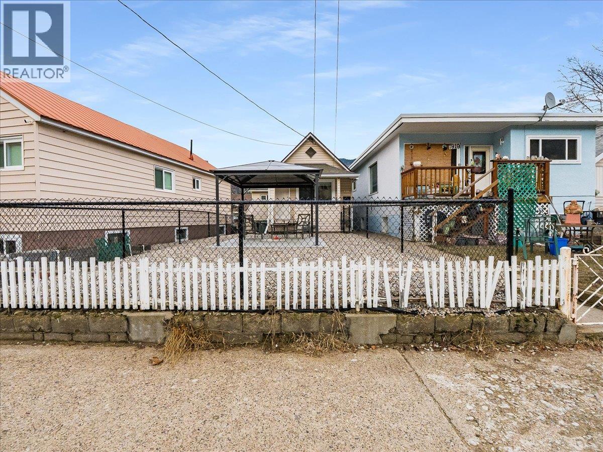 1911 Second Avenue, Trail, British Columbia  V1R 1N1 - Photo 30 - 10383096