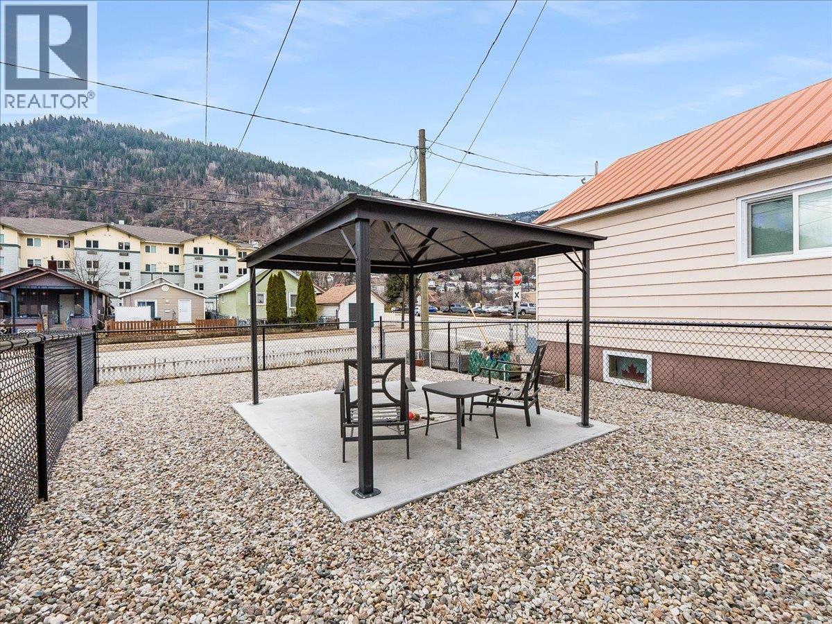 1911 Second Avenue, Trail, British Columbia  V1R 1N1 - Photo 32 - 10383096