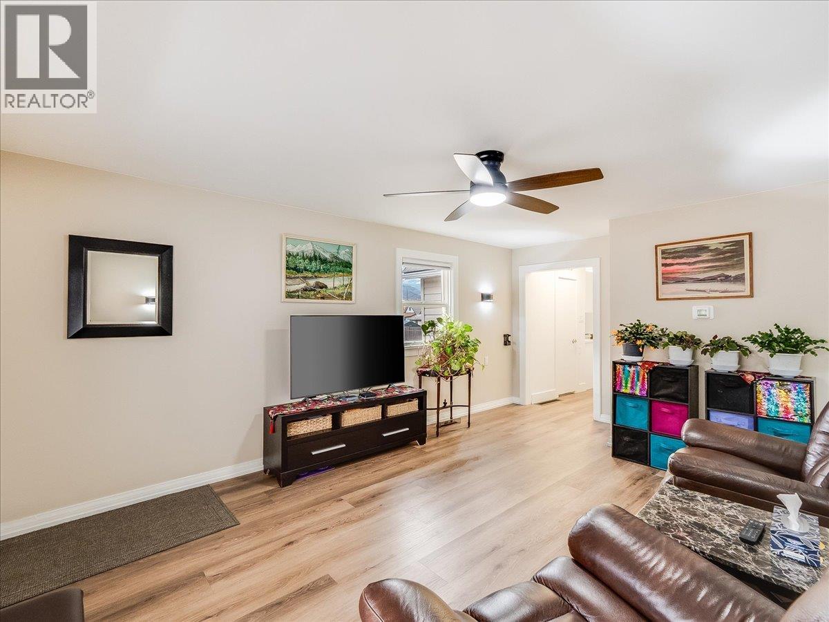 1911 Second Avenue, Trail, British Columbia  V1R 1N1 - Photo 6 - 10383096