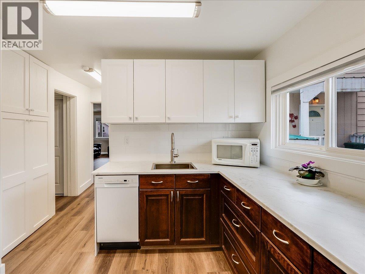 1911 Second Avenue, Trail, British Columbia  V1R 1N1 - Photo 8 - 10383096