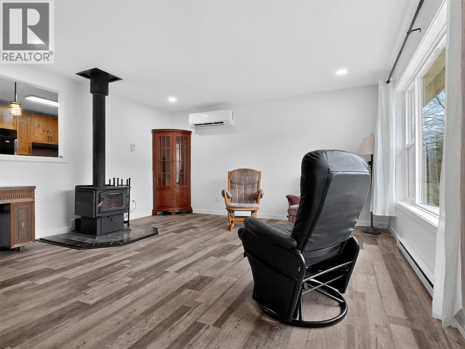 4032 Hills Frontage Road, Cache Creek, British Columbia  V0K 1H0 - Photo 2 - 10383026