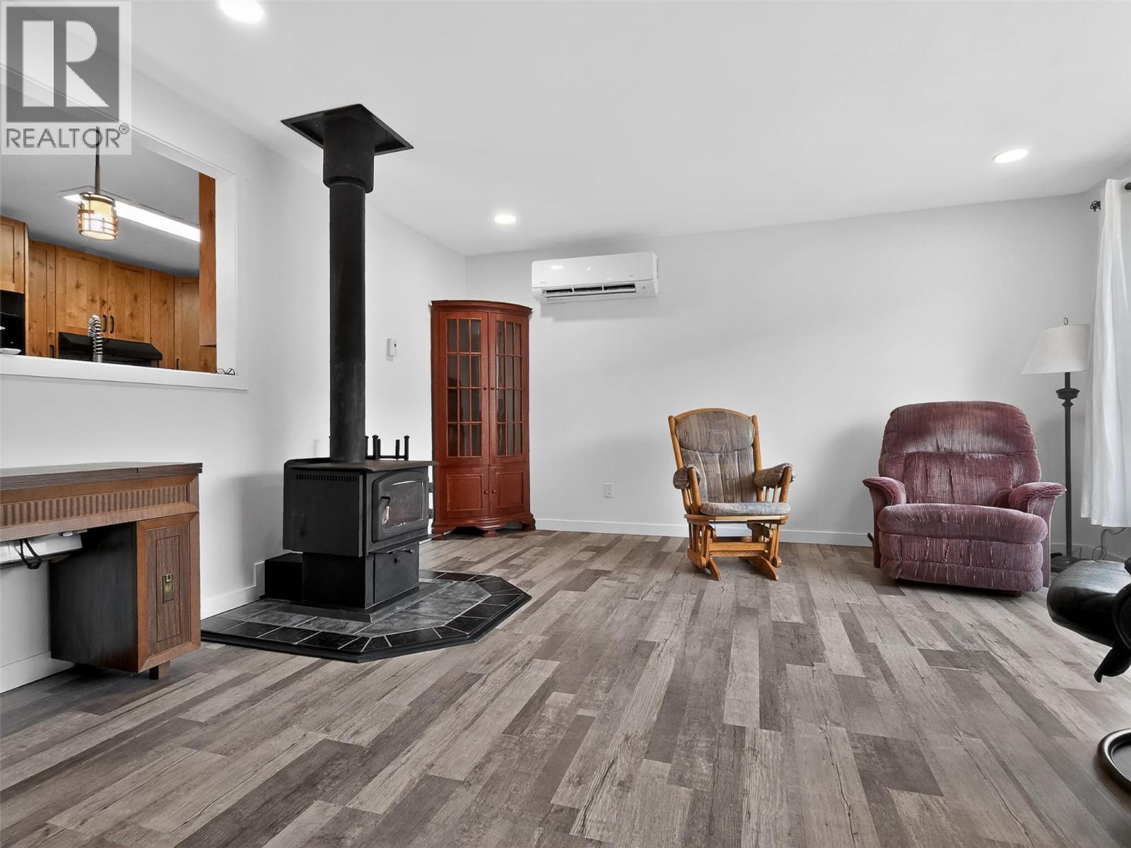 4032 Hills Frontage Road, Cache Creek, British Columbia  V0K 1H0 - Photo 3 - 10383026