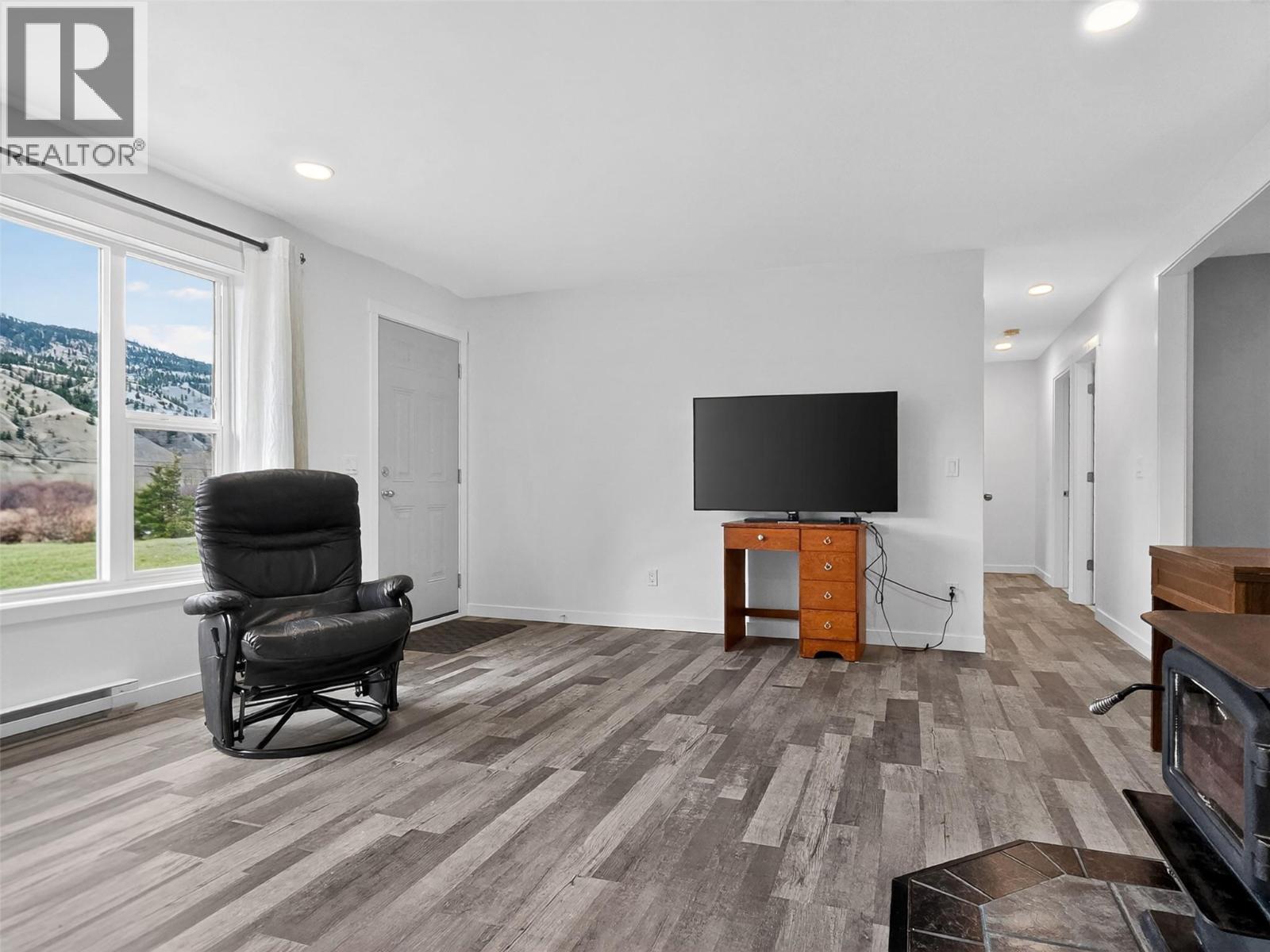 4032 Hills Frontage Road, Cache Creek, British Columbia  V0K 1H0 - Photo 5 - 10383026