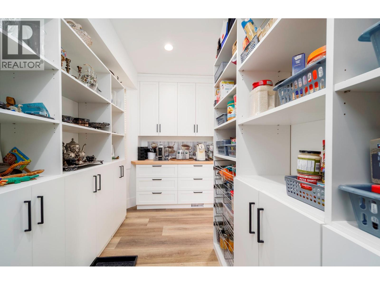 5037 Treadgold Court, Kelowna, British Columbia  V1W 5B4 - Photo 29 - 10382876