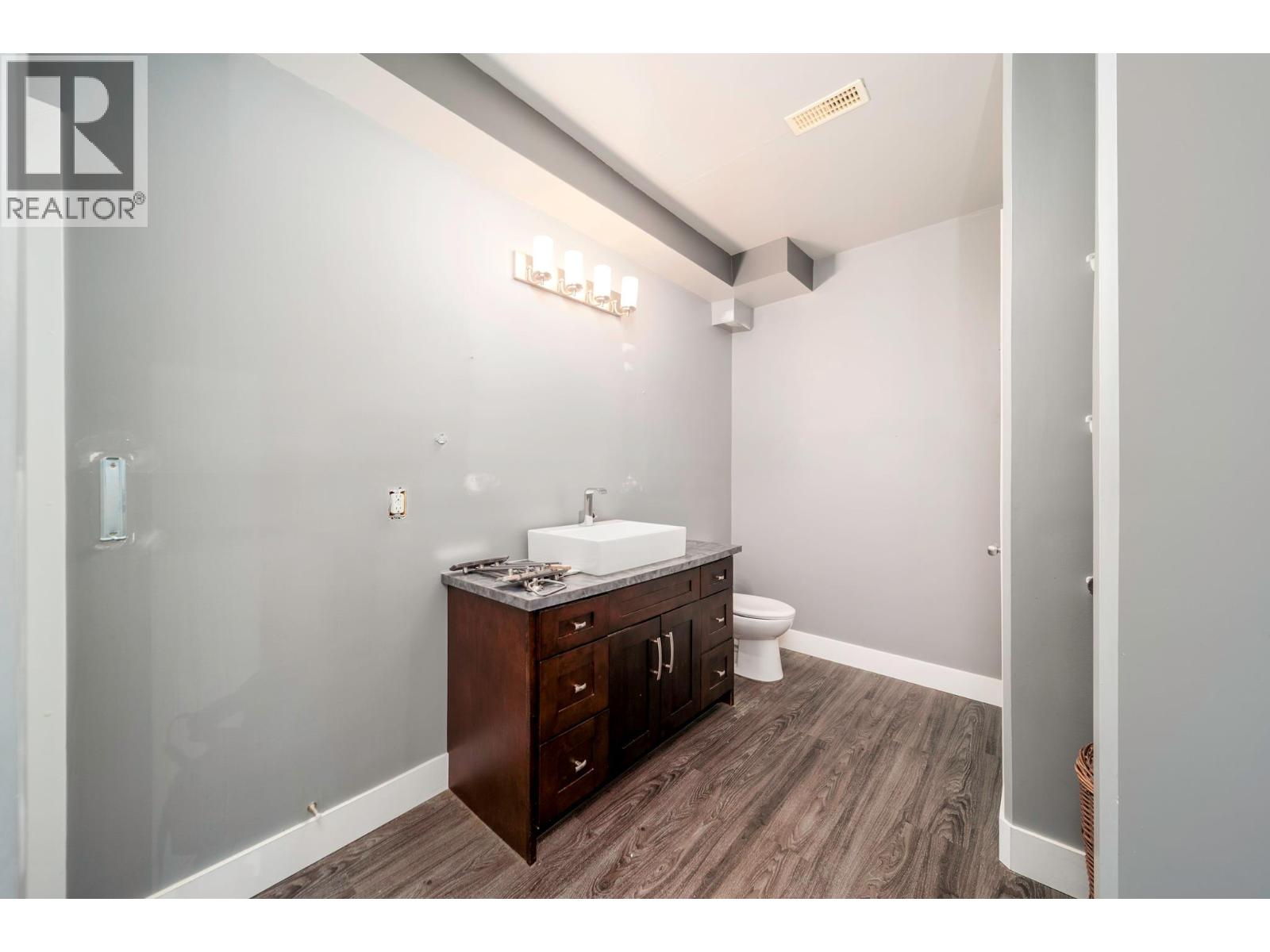 5037 Treadgold Court, Kelowna, British Columbia  V1W 5B4 - Photo 41 - 10382876