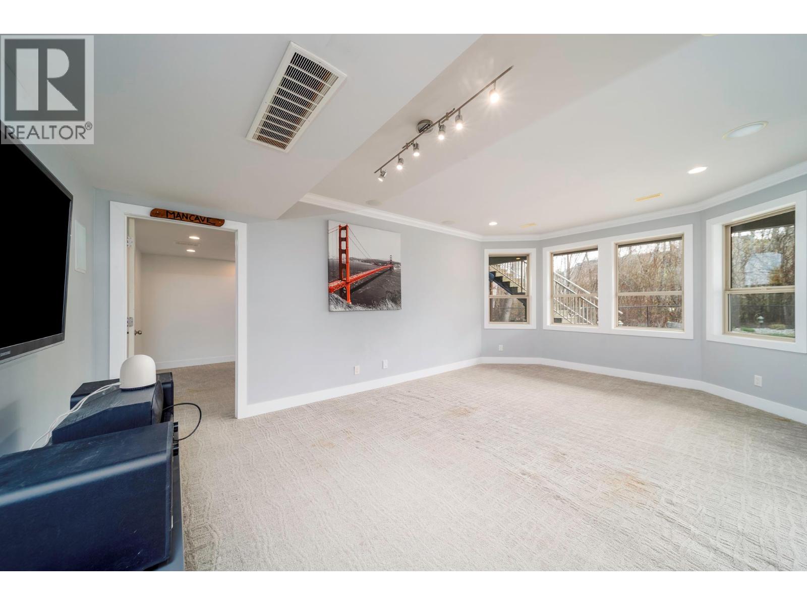 5037 Treadgold Court, Kelowna, British Columbia  V1W 5B4 - Photo 49 - 10382876