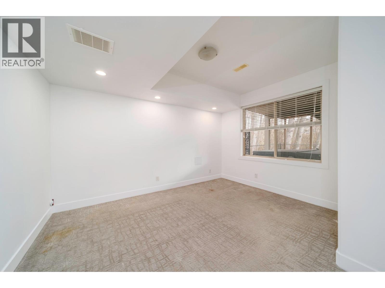 5037 Treadgold Court, Kelowna, British Columbia  V1W 5B4 - Photo 50 - 10382876