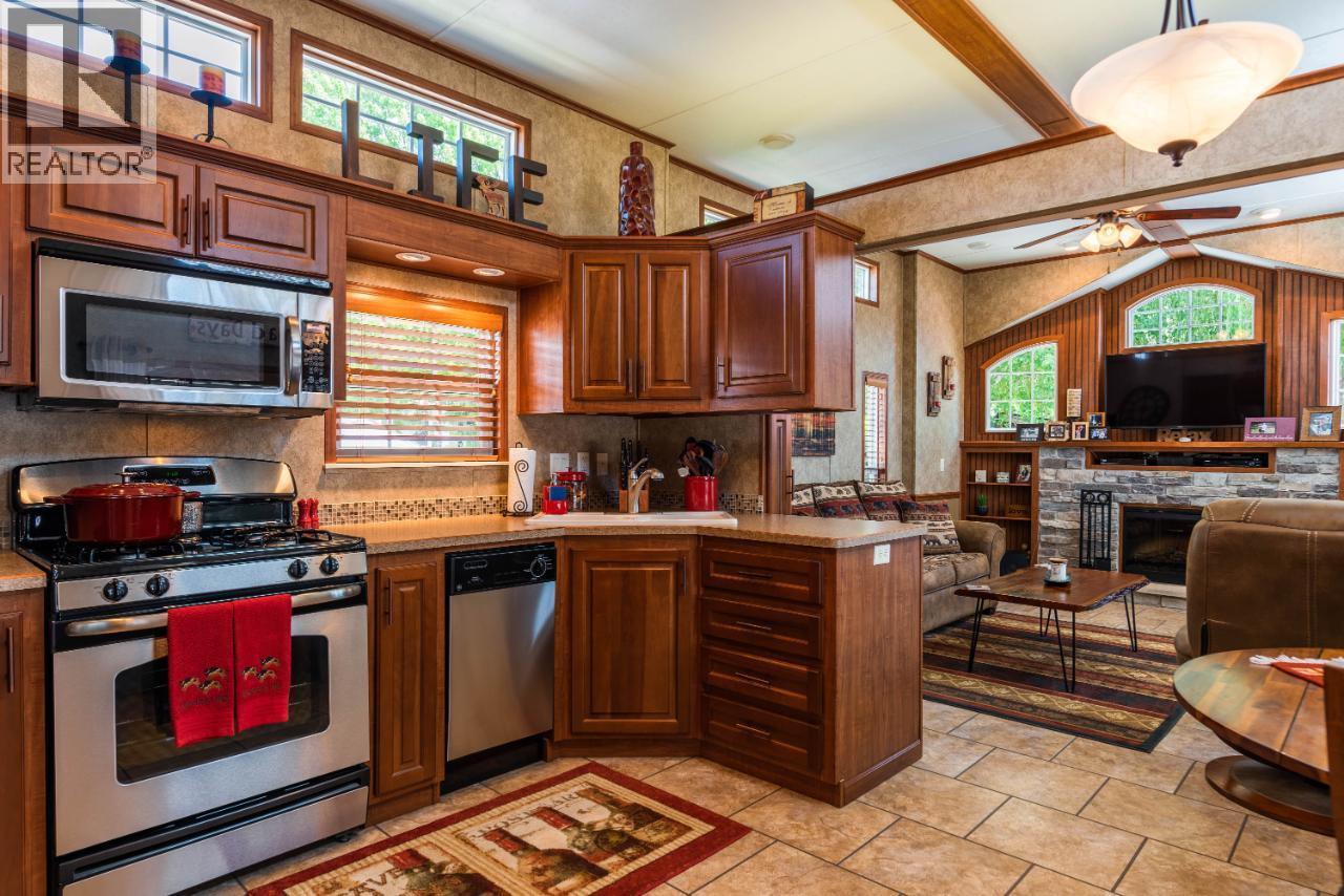 1835 Bakery Frontage Road Unit# 108, Christina Lake, British Columbia  V0H 1E0 - Photo 10 - 10383087