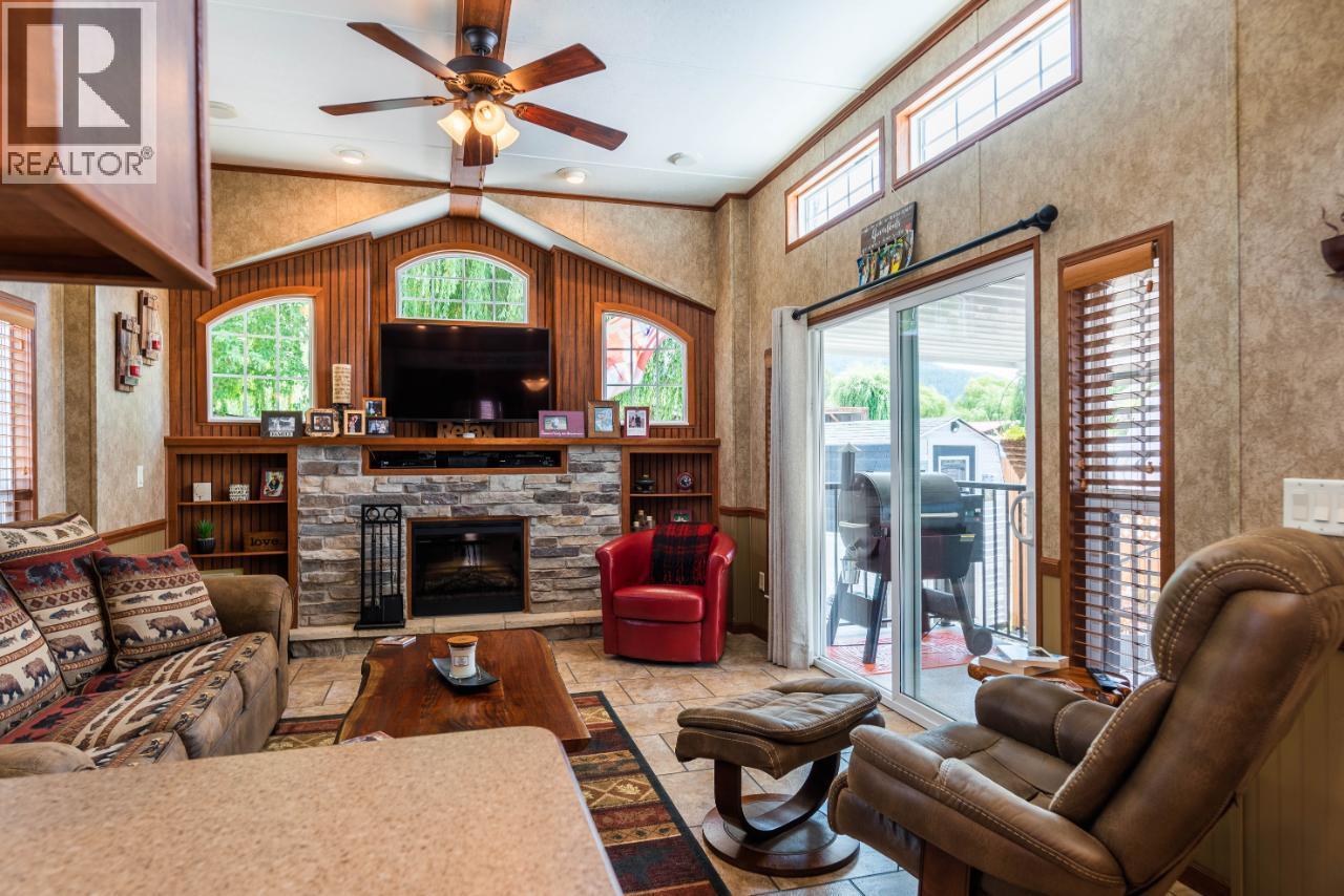 1835 Bakery Frontage Road Unit# 108, Christina Lake, British Columbia  V0H 1E0 - Photo 13 - 10383087