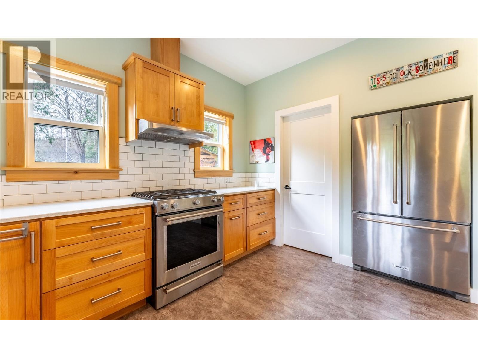 16328 Wadds Road, Crawford Bay, British Columbia  V0B 1E0 - Photo 12 - 10383069