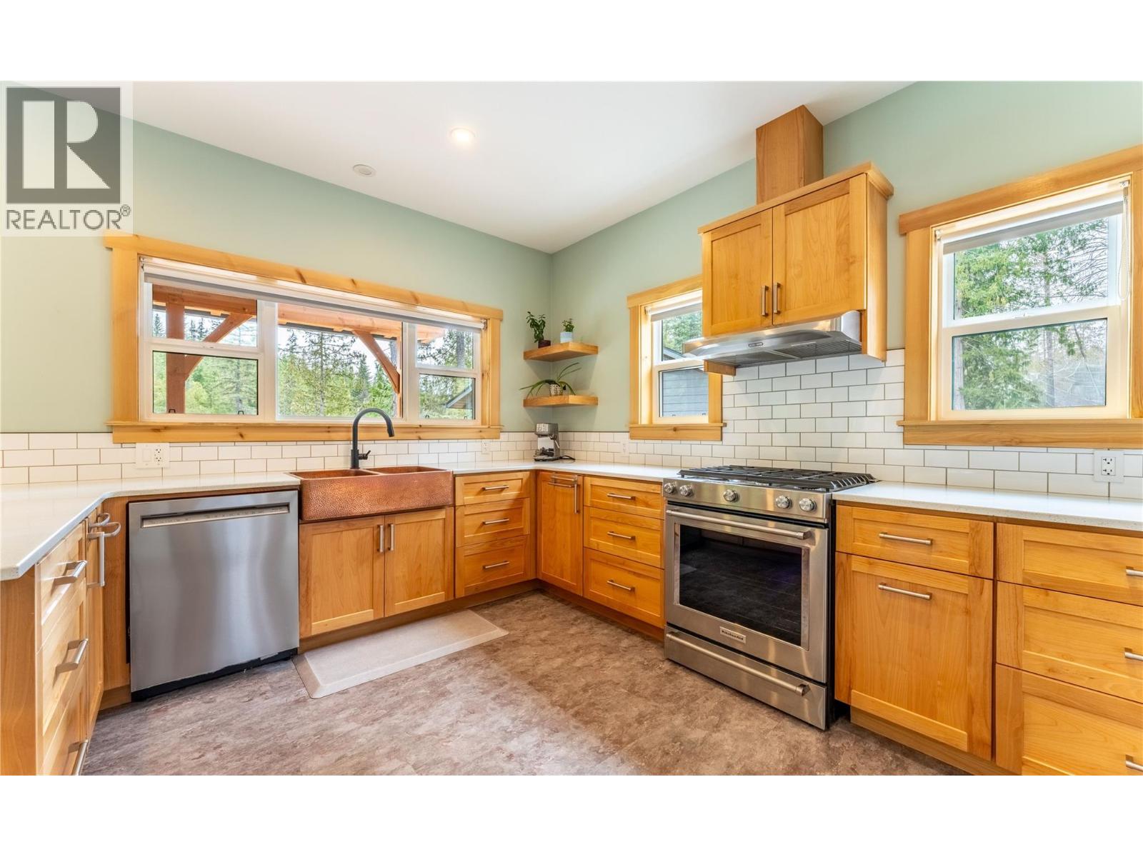 16328 Wadds Road, Crawford Bay, British Columbia  V0B 1E0 - Photo 13 - 10383069