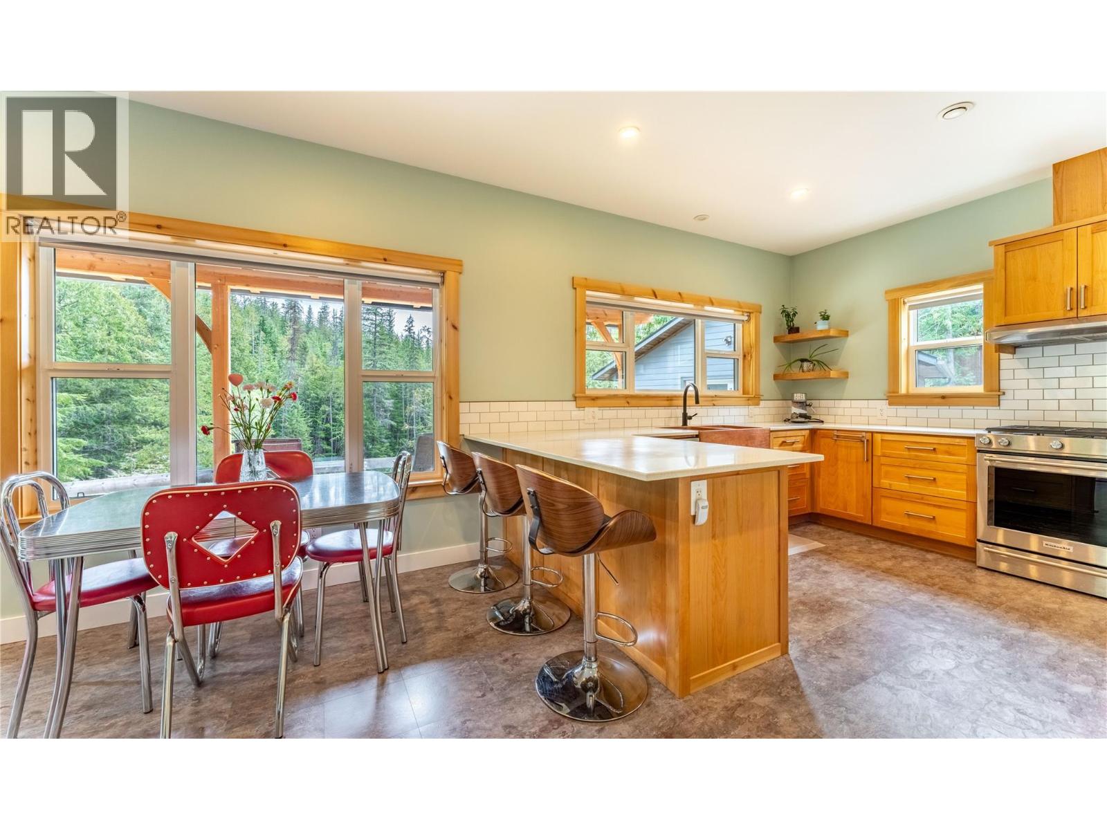 16328 Wadds Road, Crawford Bay, British Columbia  V0B 1E0 - Photo 14 - 10383069