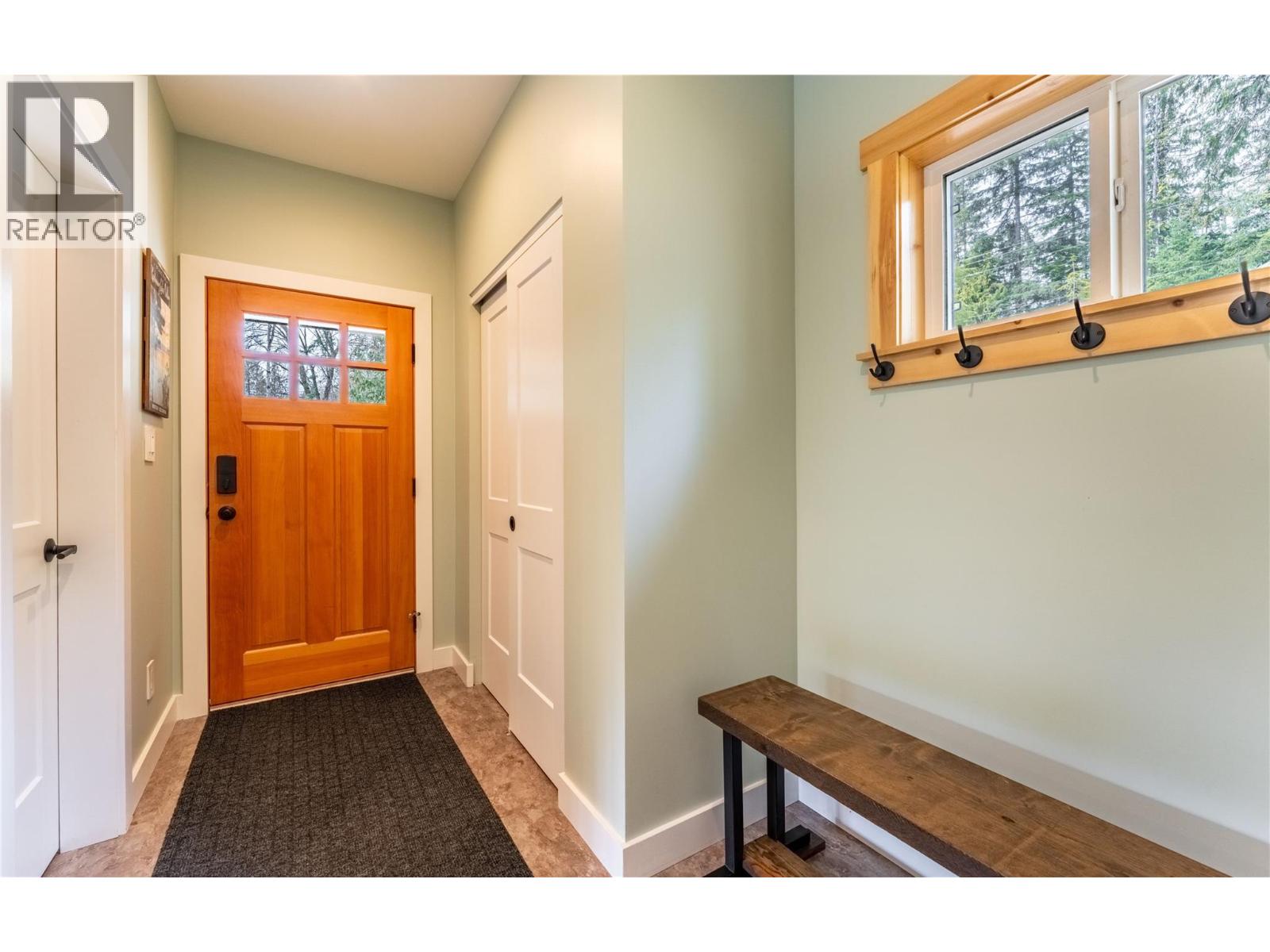 16328 Wadds Road, Crawford Bay, British Columbia  V0B 1E0 - Photo 22 - 10383069