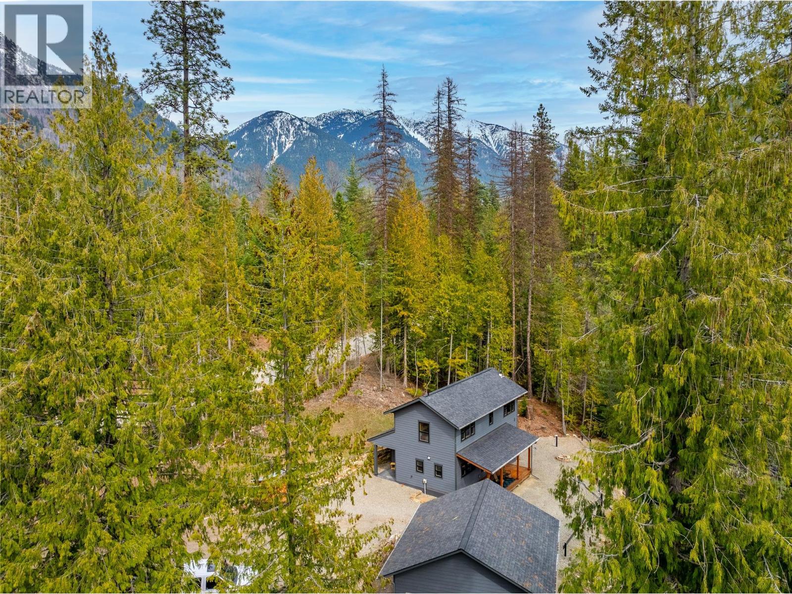 16328 Wadds Road, Crawford Bay, British Columbia  V0B 1E0 - Photo 4 - 10383069