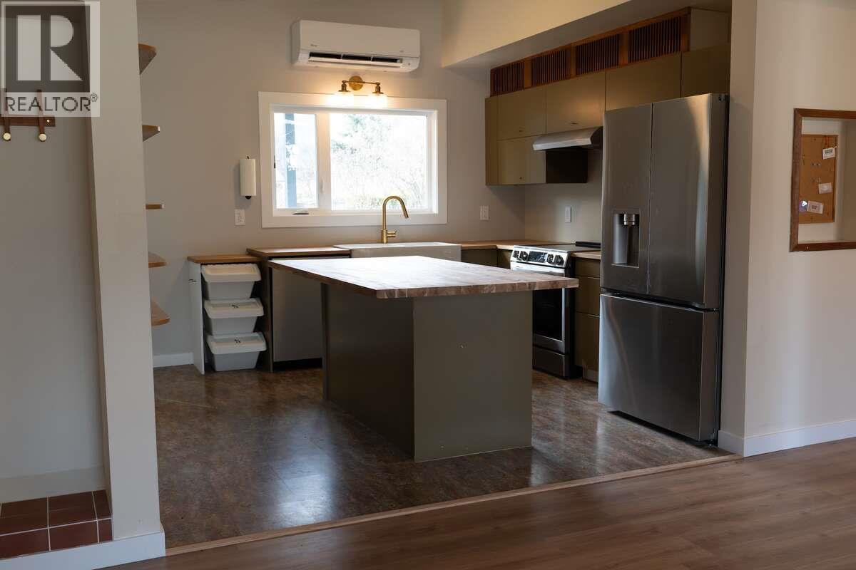 7551 7th Street, Grand Forks, British Columbia  V0H 1H0 - Photo 13 - 10383156