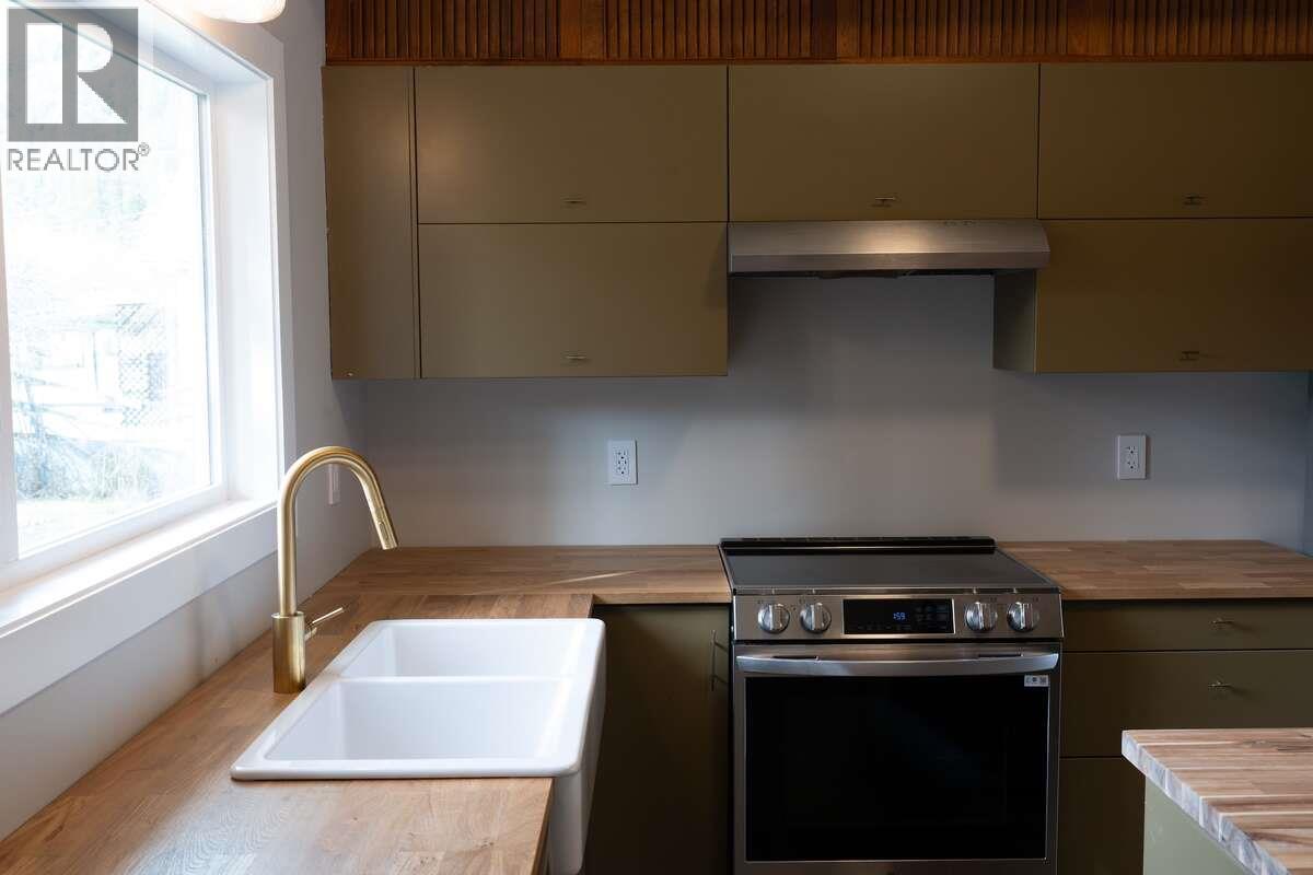 7551 7th Street, Grand Forks, British Columbia  V0H 1H0 - Photo 15 - 10383156