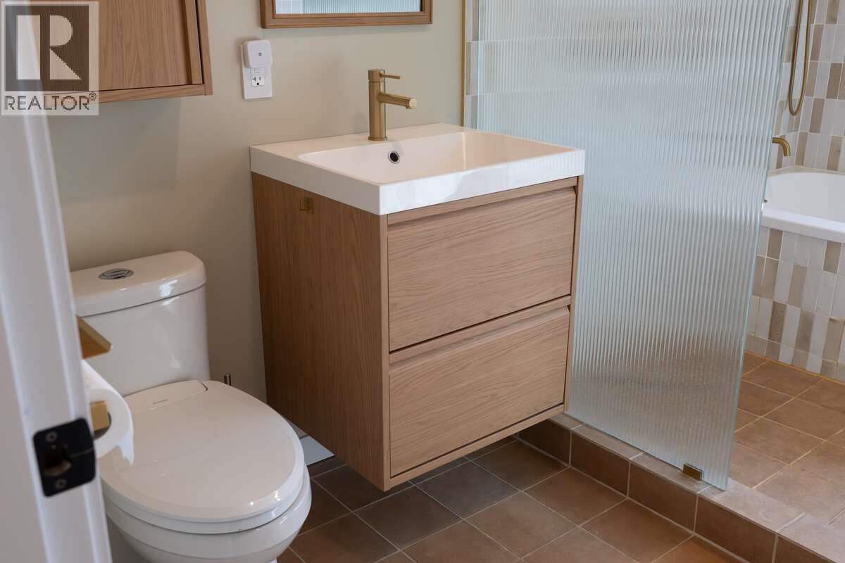 7551 7th Street, Grand Forks, British Columbia  V0H 1H0 - Photo 16 - 10383156