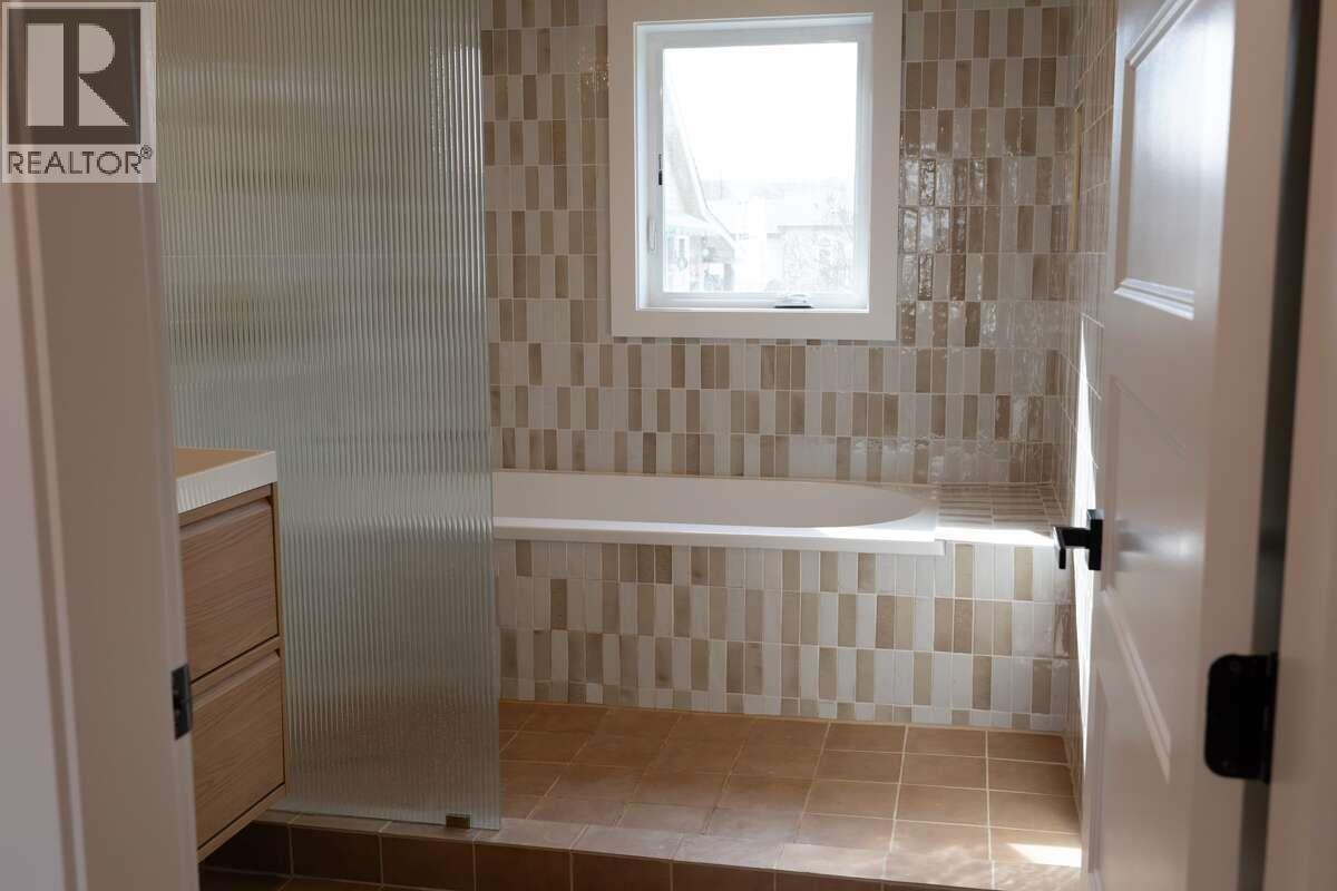 7551 7th Street, Grand Forks, British Columbia  V0H 1H0 - Photo 17 - 10383156