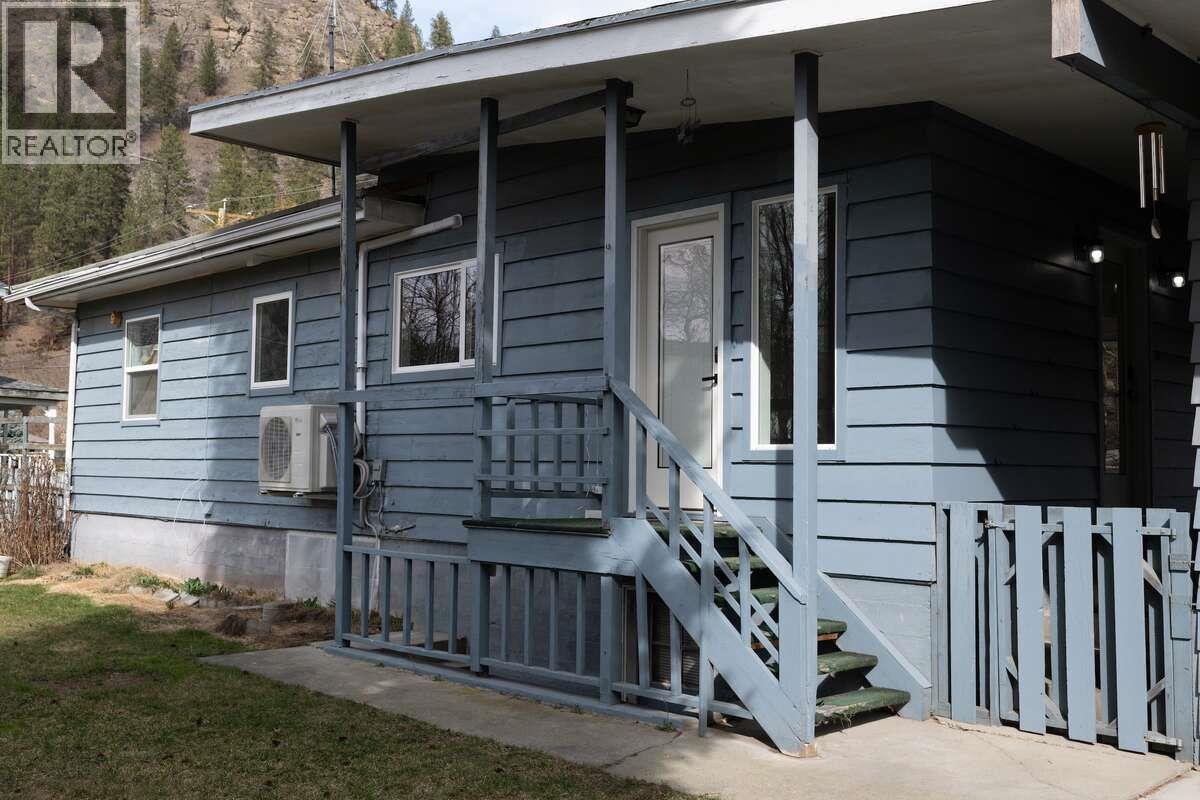 7551 7th Street, Grand Forks, British Columbia  V0H 1H0 - Photo 3 - 10383156