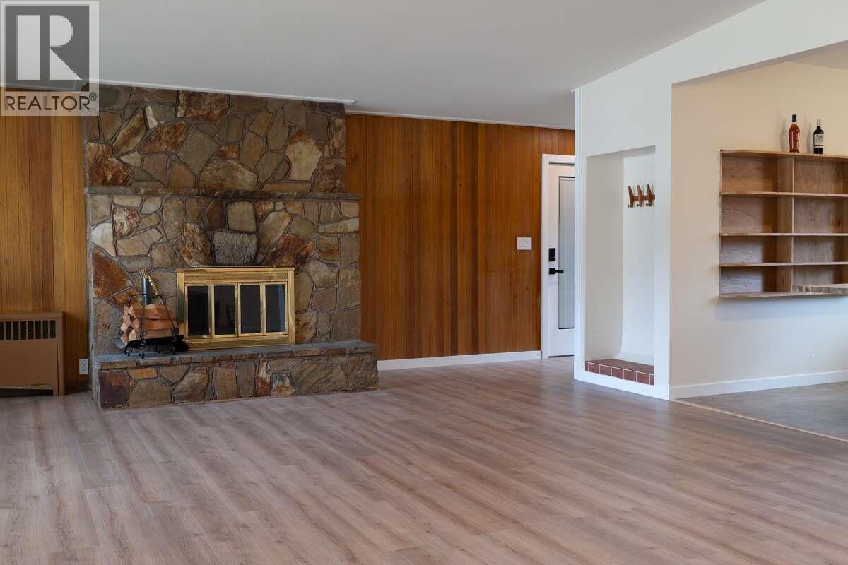 7551 7th Street, Grand Forks, British Columbia  V0H 1H0 - Photo 8 - 10383156