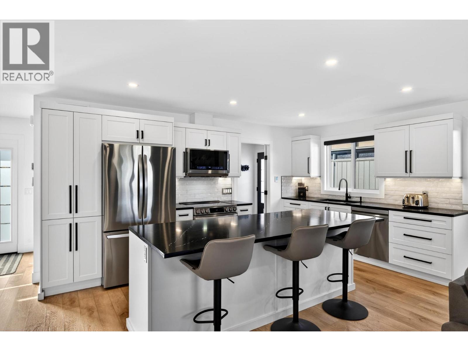 1674 Pritchard Drive, West Kelowna, British Columbia  V4T 1X5 - Photo 3 - 10383084