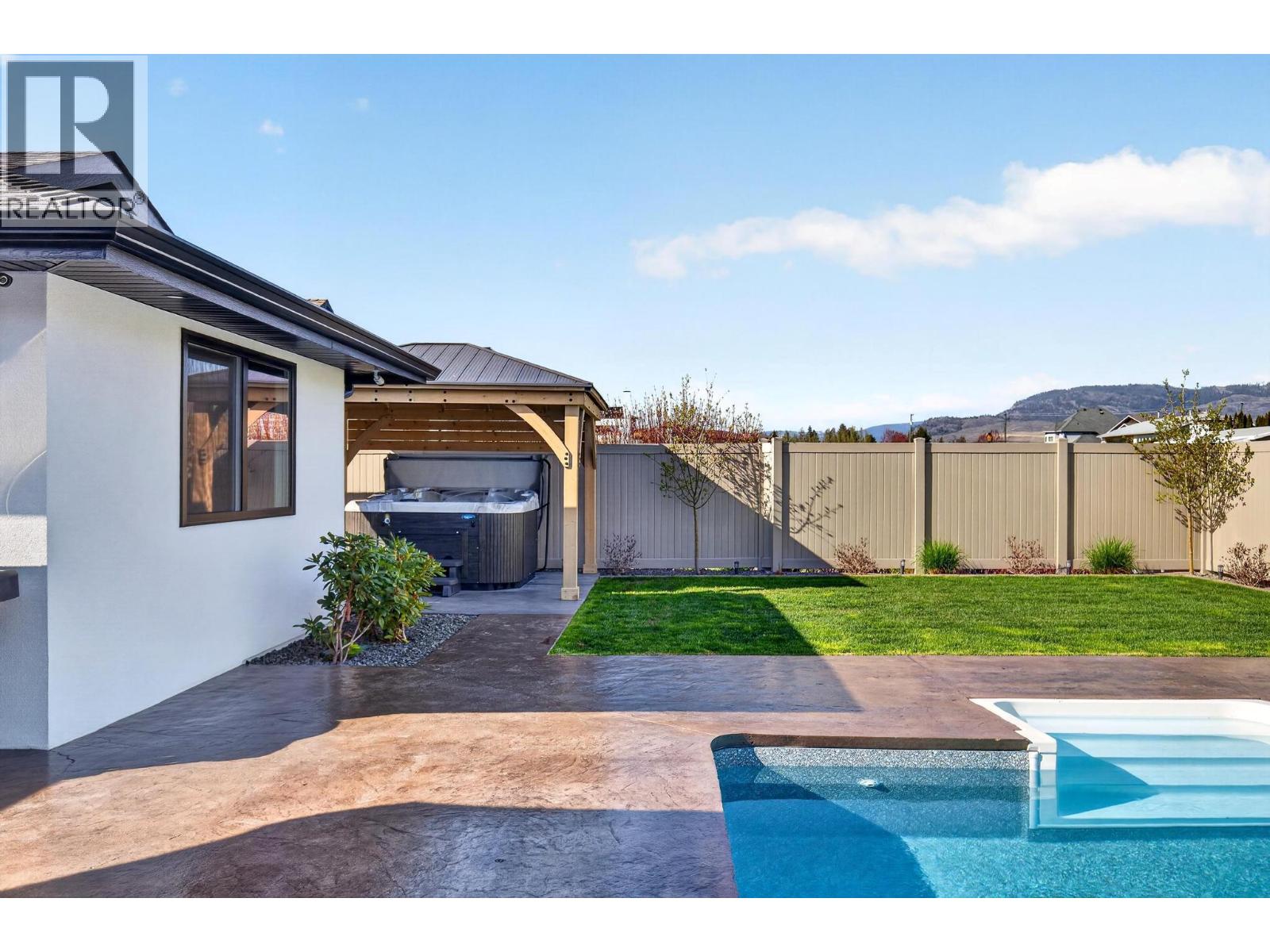 1674 Pritchard Drive, West Kelowna, British Columbia  V4T 1X5 - Photo 40 - 10383084