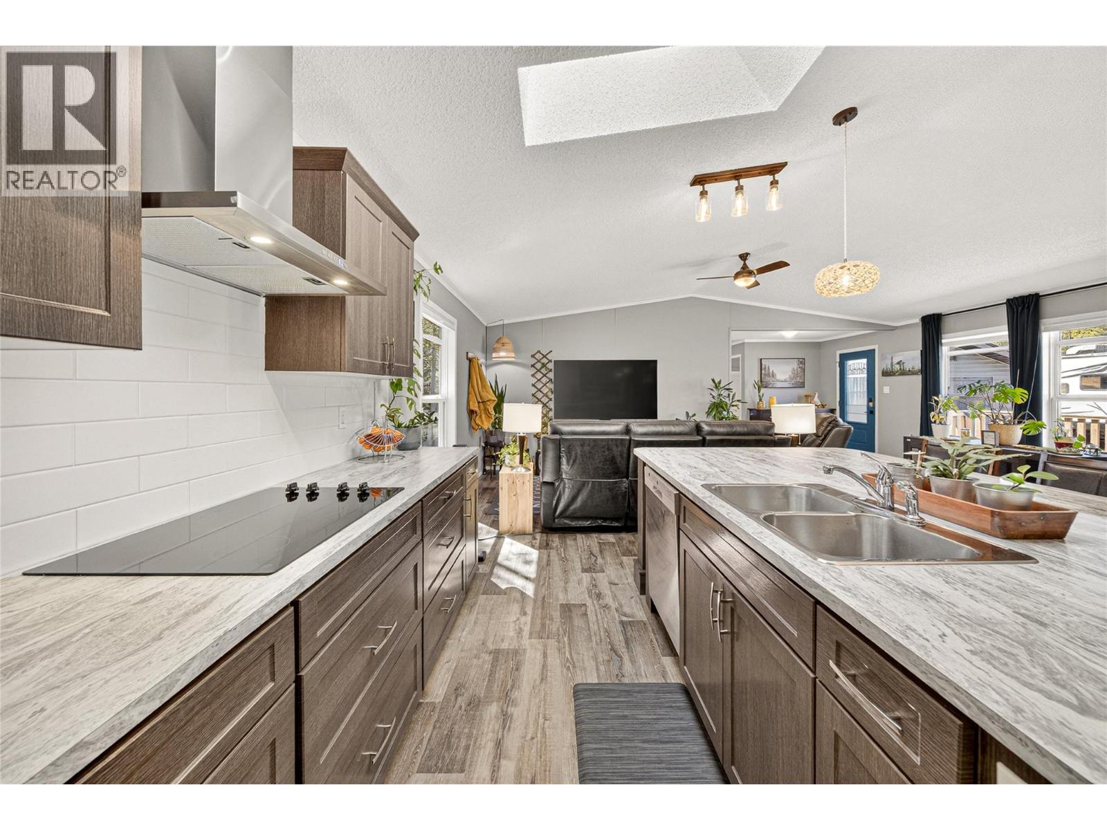 52 Darby Crescent, Elkford, British Columbia  V0B 1H0 - Photo 12 - 10380786