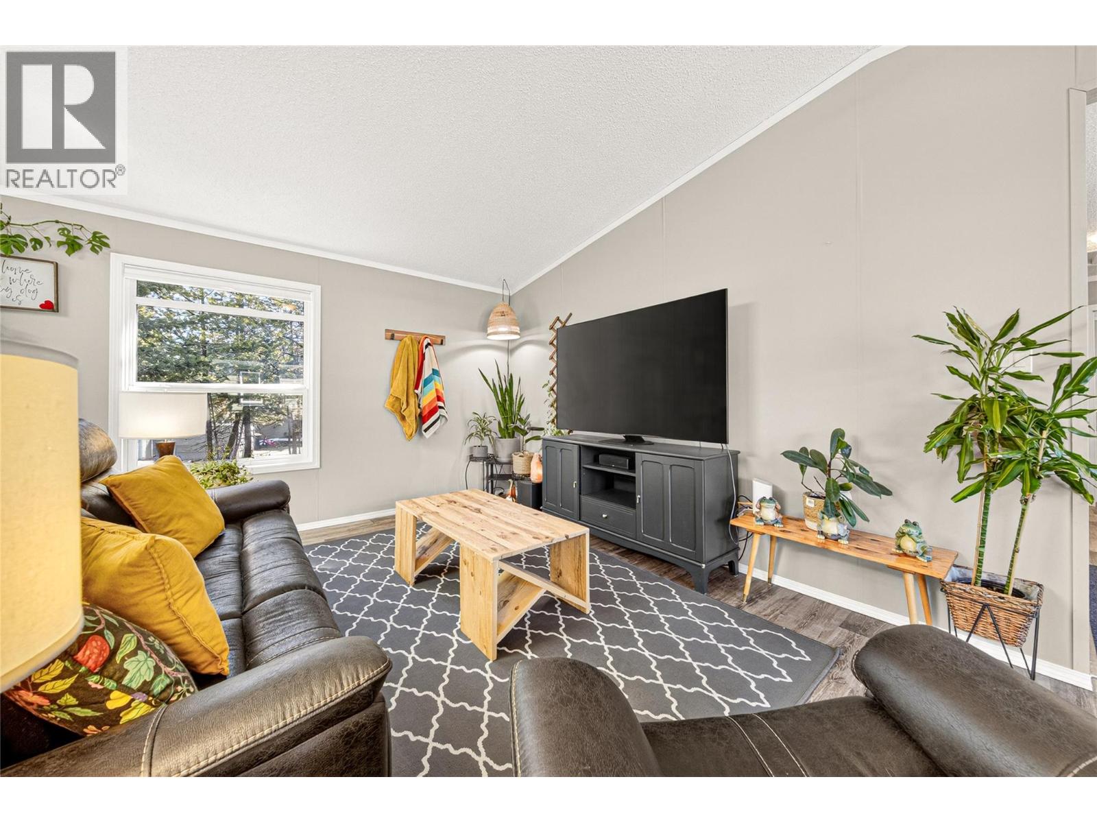 52 Darby Crescent, Elkford, British Columbia  V0B 1H0 - Photo 5 - 10380786