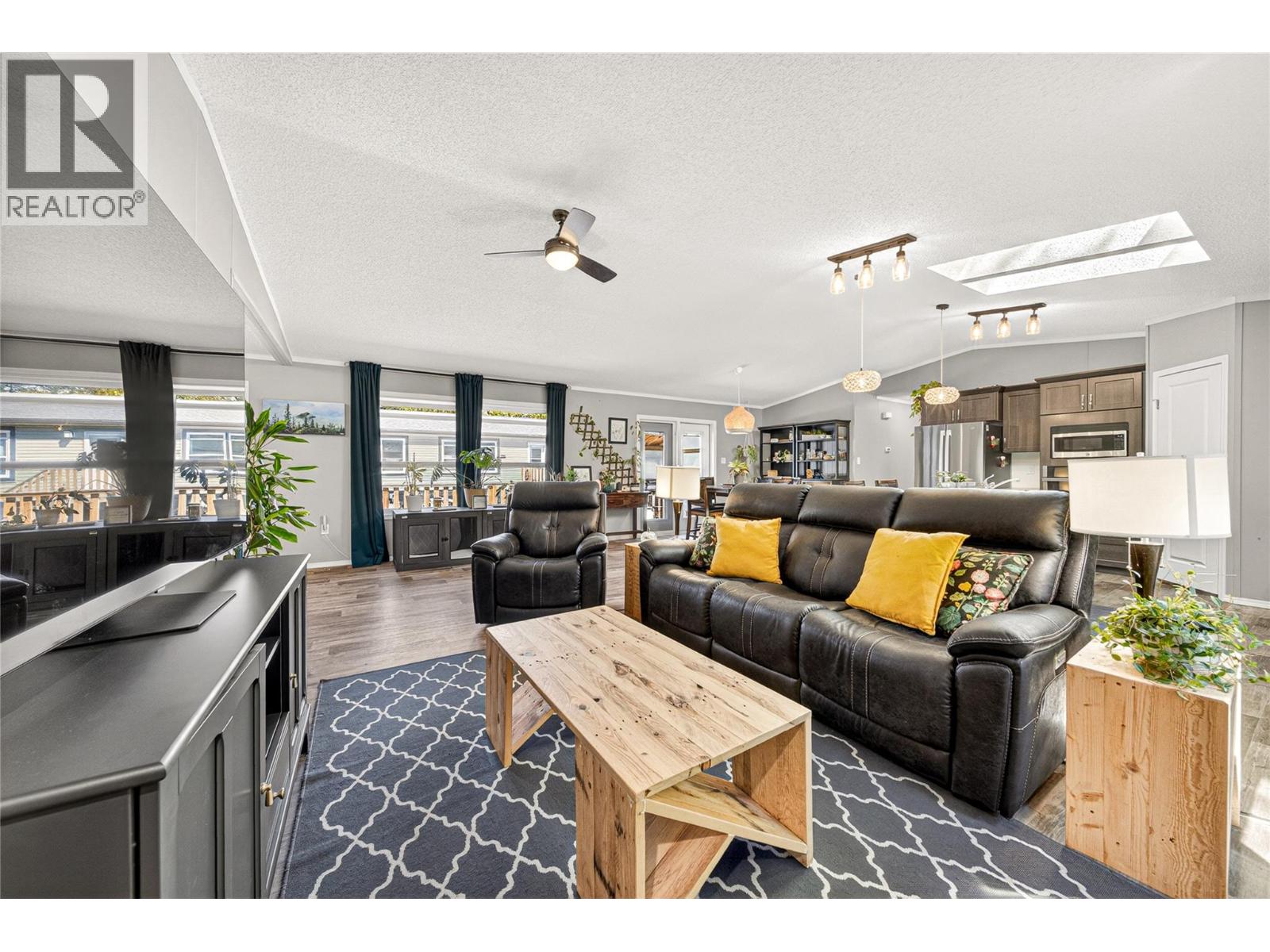 52 Darby Crescent, Elkford, British Columbia  V0B 1H0 - Photo 7 - 10380786