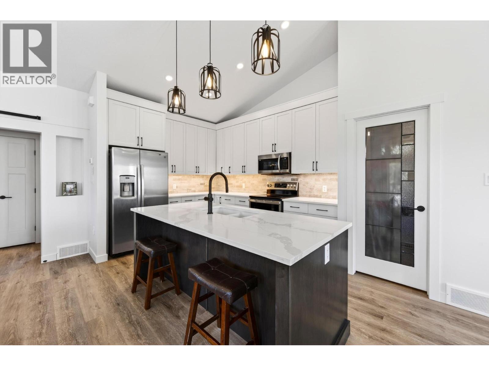 1542 Cedar Street, Golden, British Columbia  V0A 1H6 - Photo 38 - 10383136