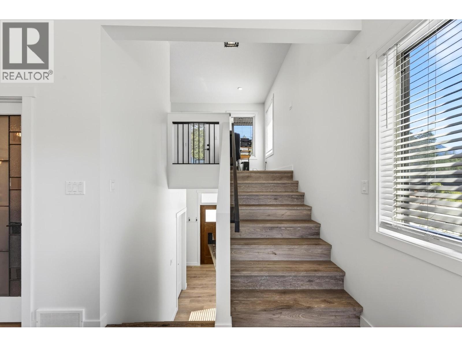 1542 Cedar Street, Golden, British Columbia  V0A 1H6 - Photo 63 - 10383136