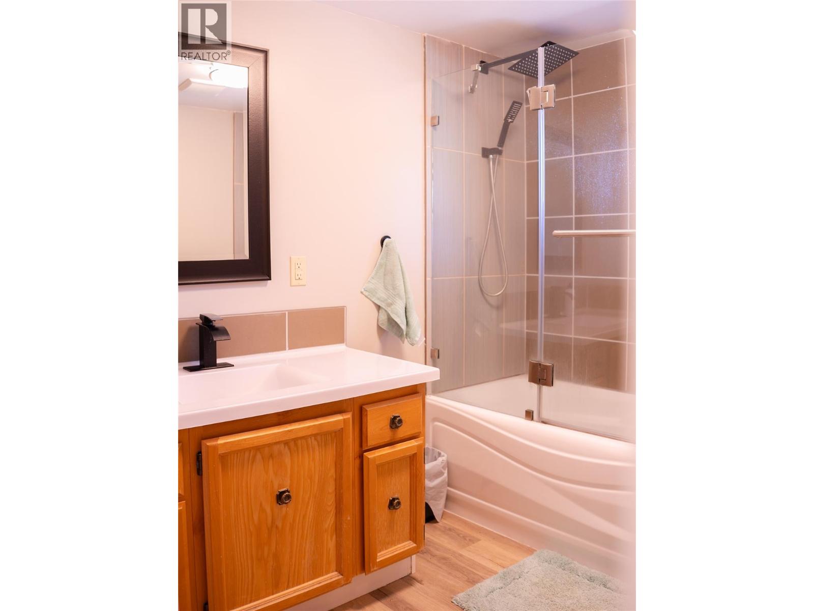 712 Ninth Street, Nelson, British Columbia  V1L 3B7 - Photo 32 - 10383129