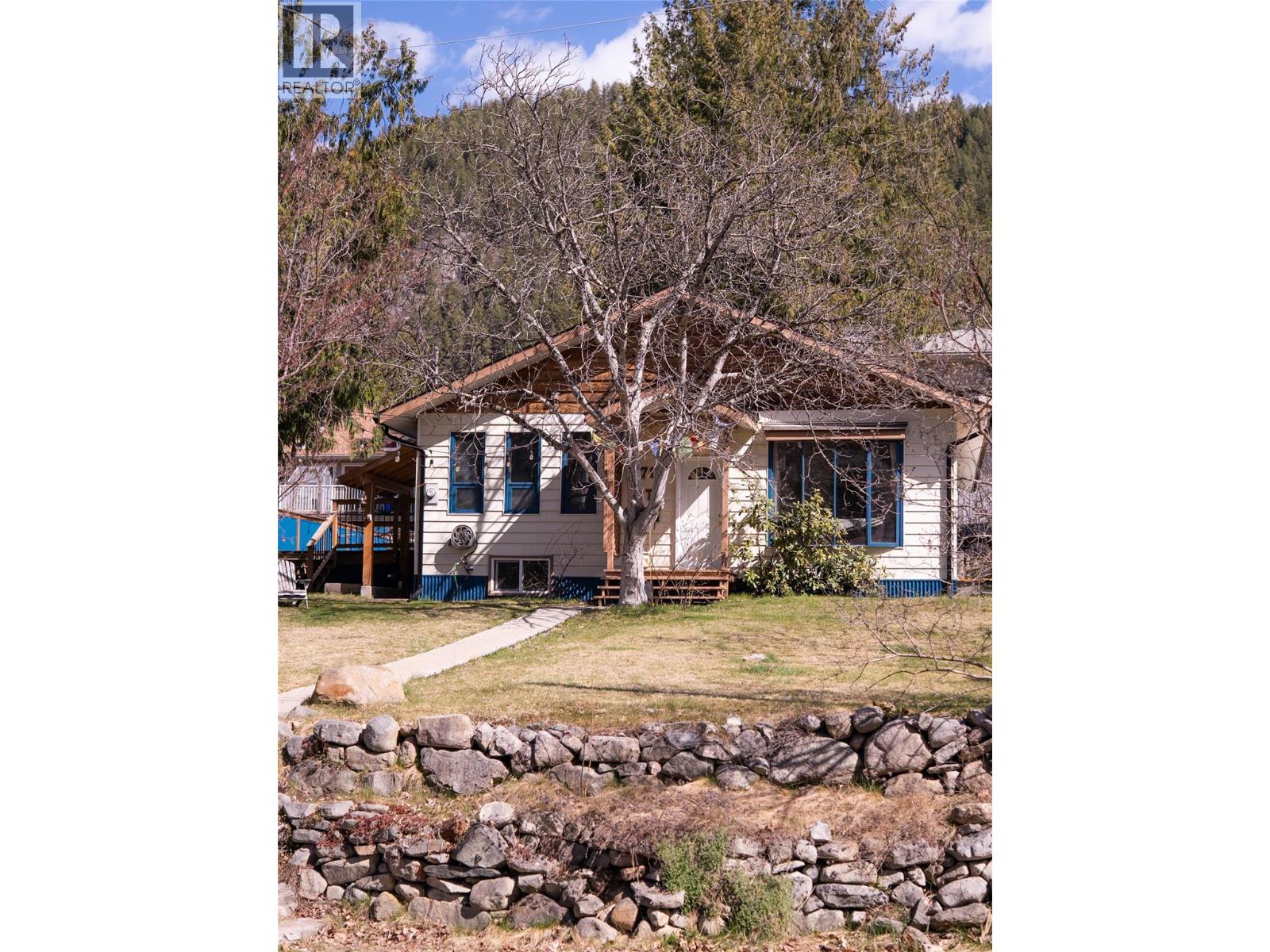 712 Ninth Street, Nelson, British Columbia  V1L 3B7 - Photo 6 - 10383129