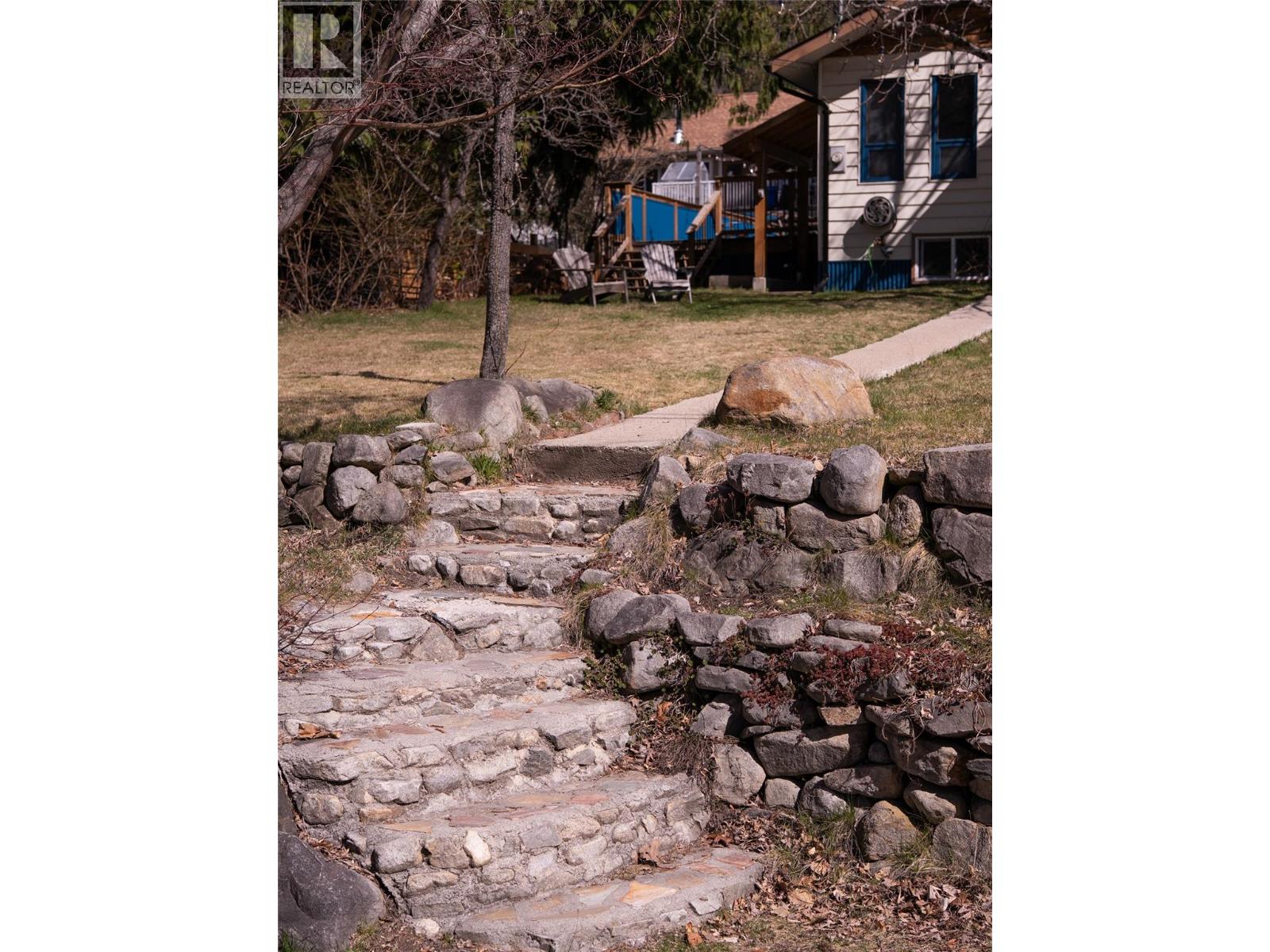 712 Ninth Street, Nelson, British Columbia  V1L 3B7 - Photo 9 - 10383129