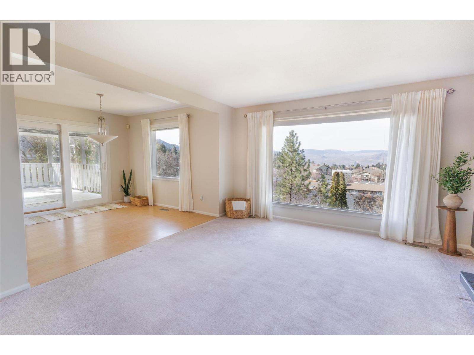 300 Gordonhorn Crescent, Kamloops, British Columbia  V2E 1G7 - Photo 13 - 10382914