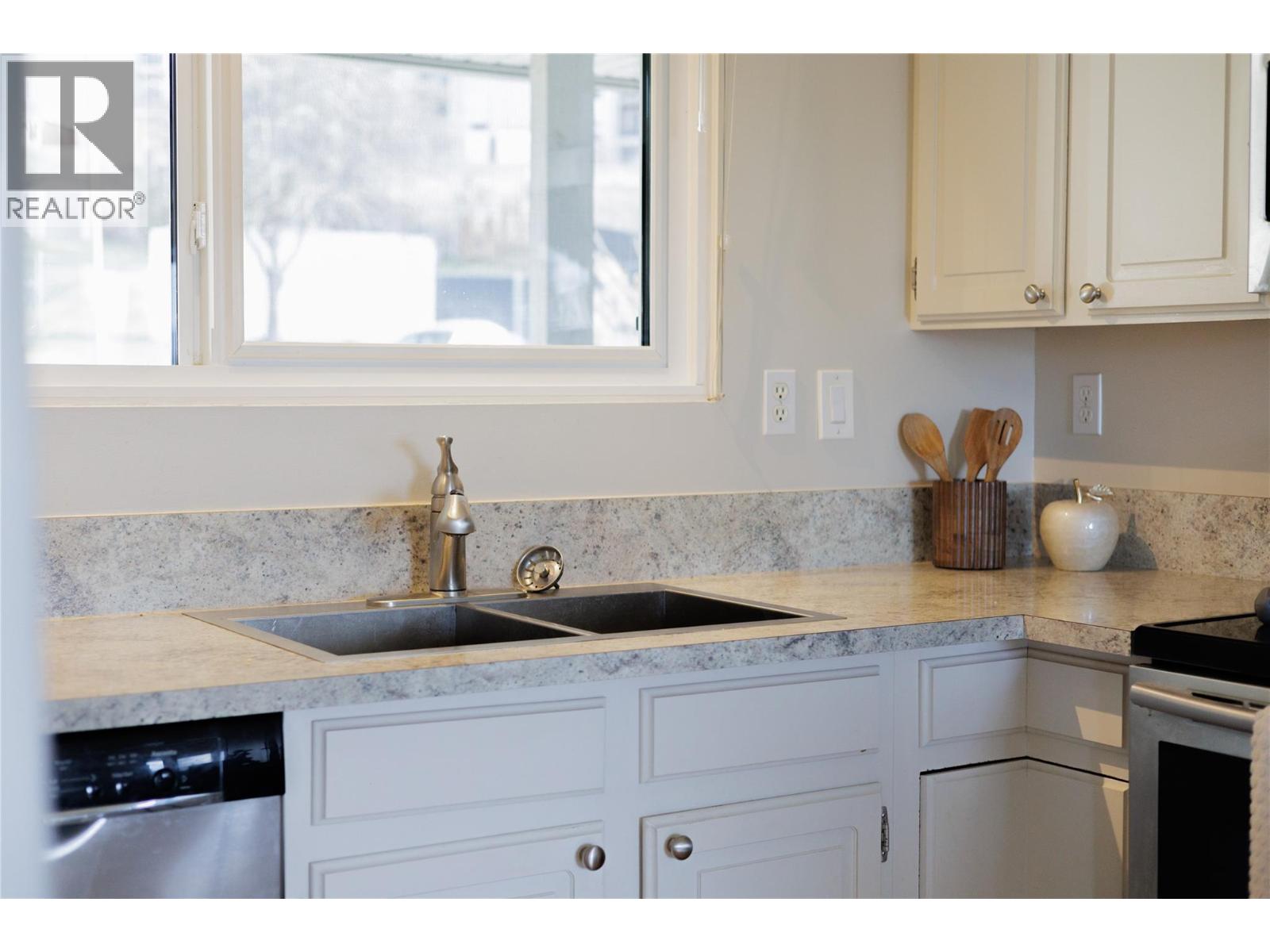 300 Gordonhorn Crescent, Kamloops, British Columbia  V2E 1G7 - Photo 19 - 10382914