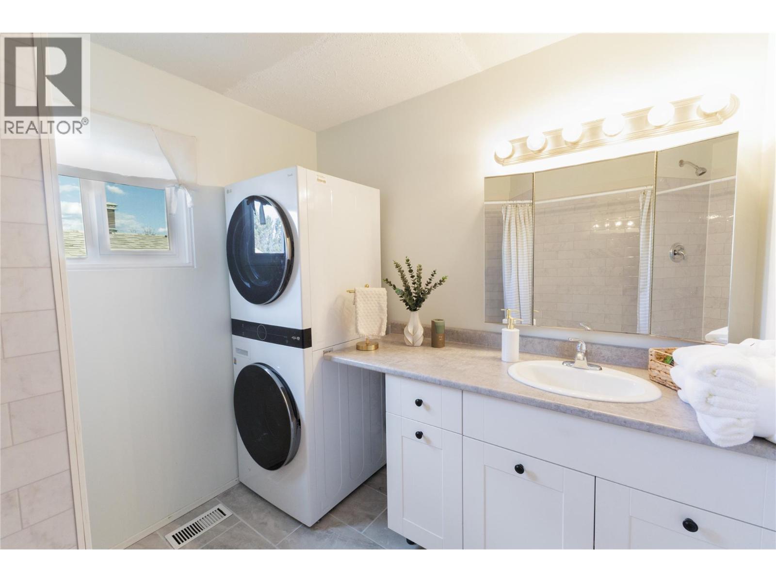 300 Gordonhorn Crescent, Kamloops, British Columbia  V2E 1G7 - Photo 21 - 10382914